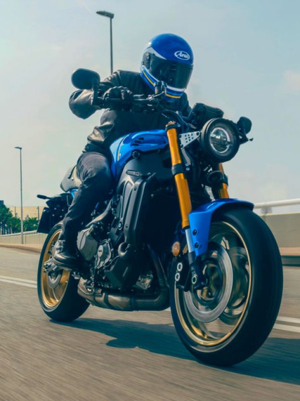 moto-xs900